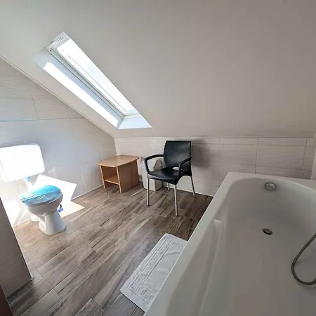 度假居 In - Balaton 35459 *